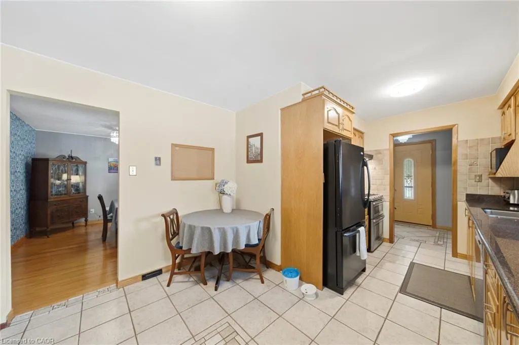 16 Redwood Court