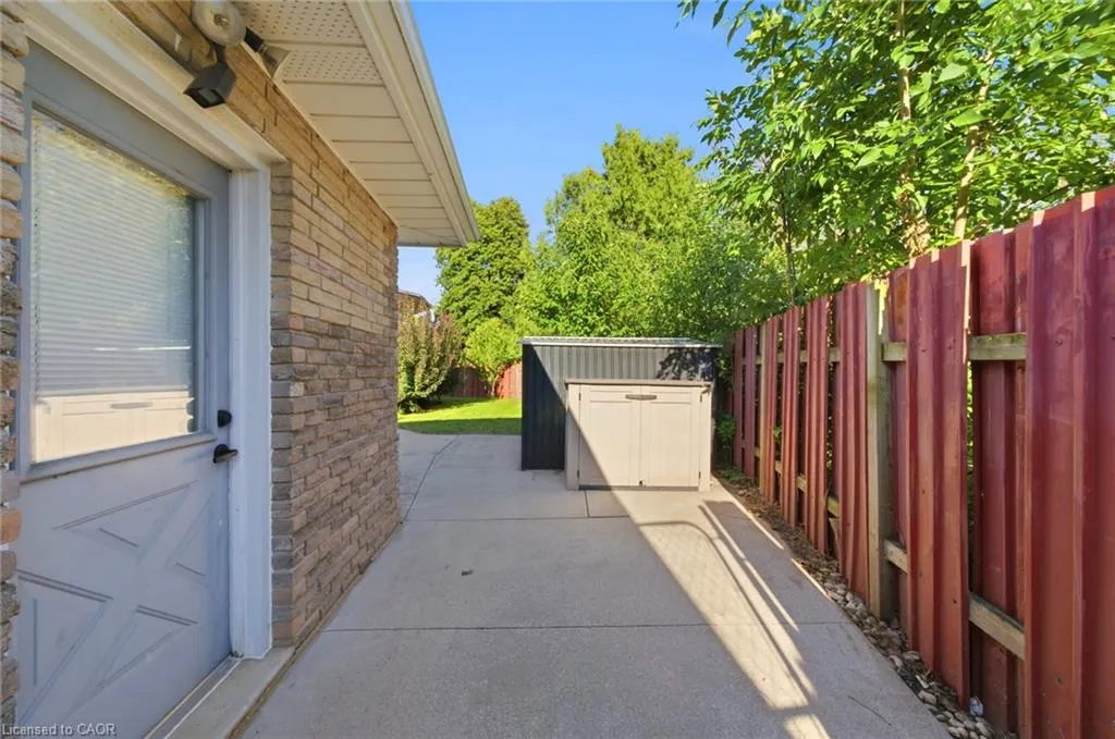 16 Redwood Court