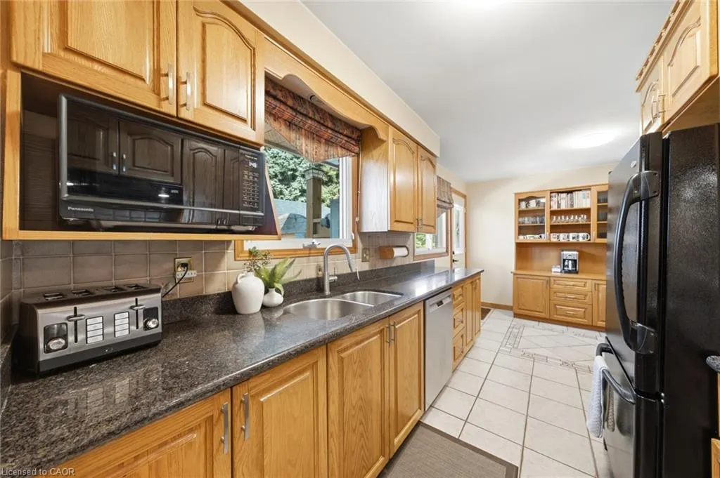 16 Redwood Court
