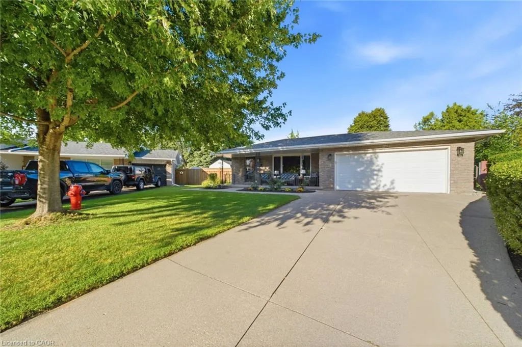 16 Redwood Court