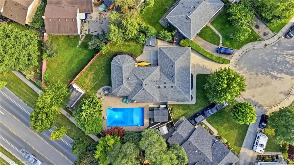 16 Redwood Court