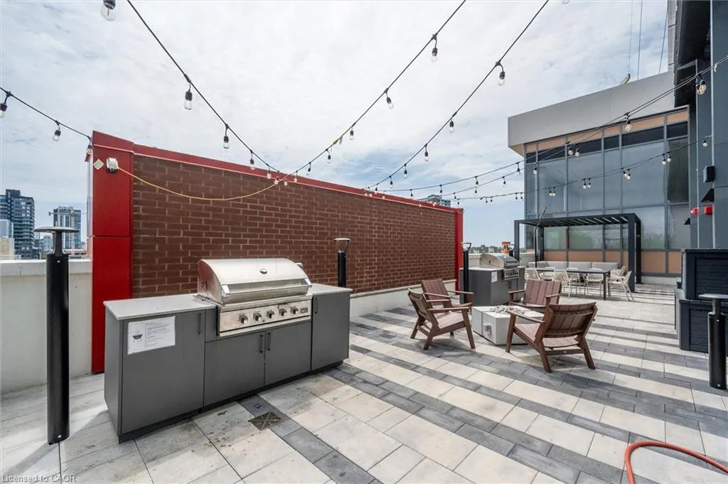 5 Wellington Street #807