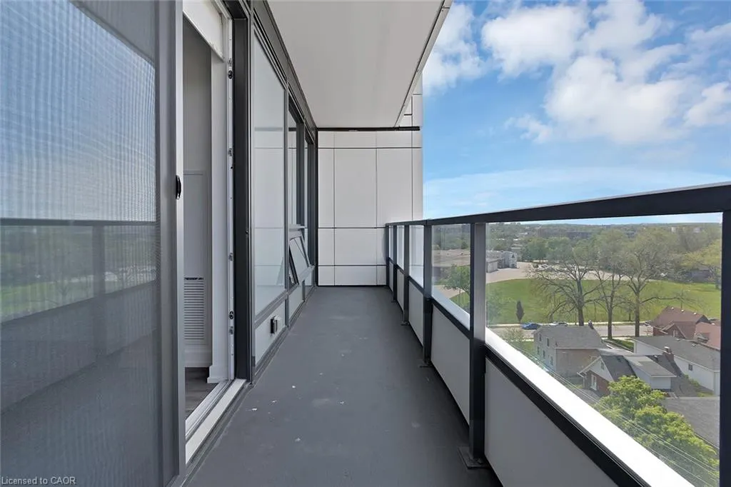 5 Wellington Street #807