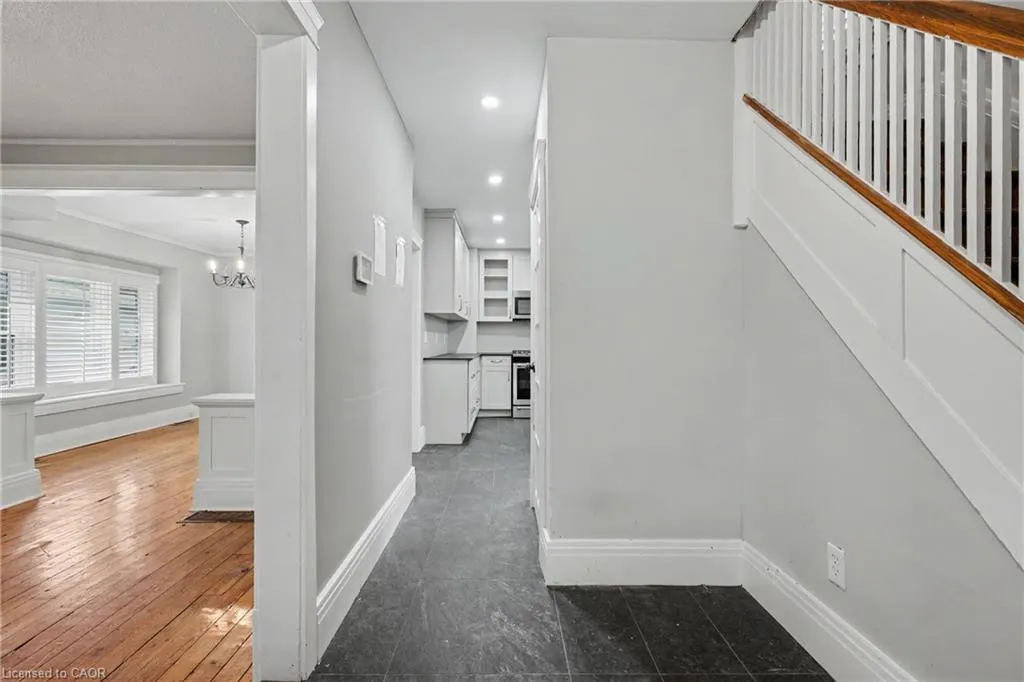 125 Dufferin Street E