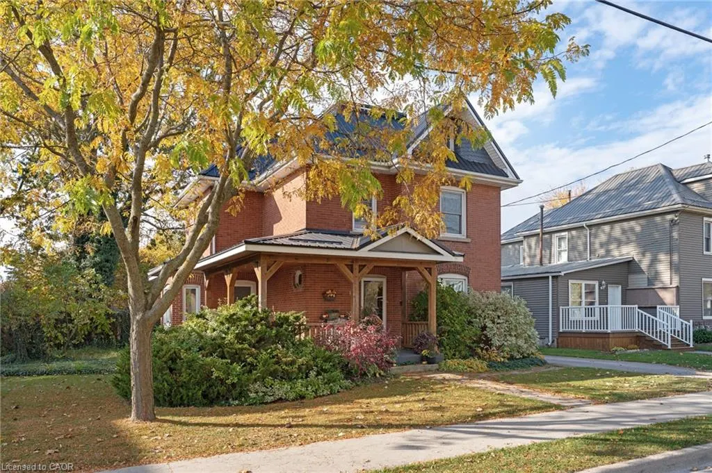 64 King Street E