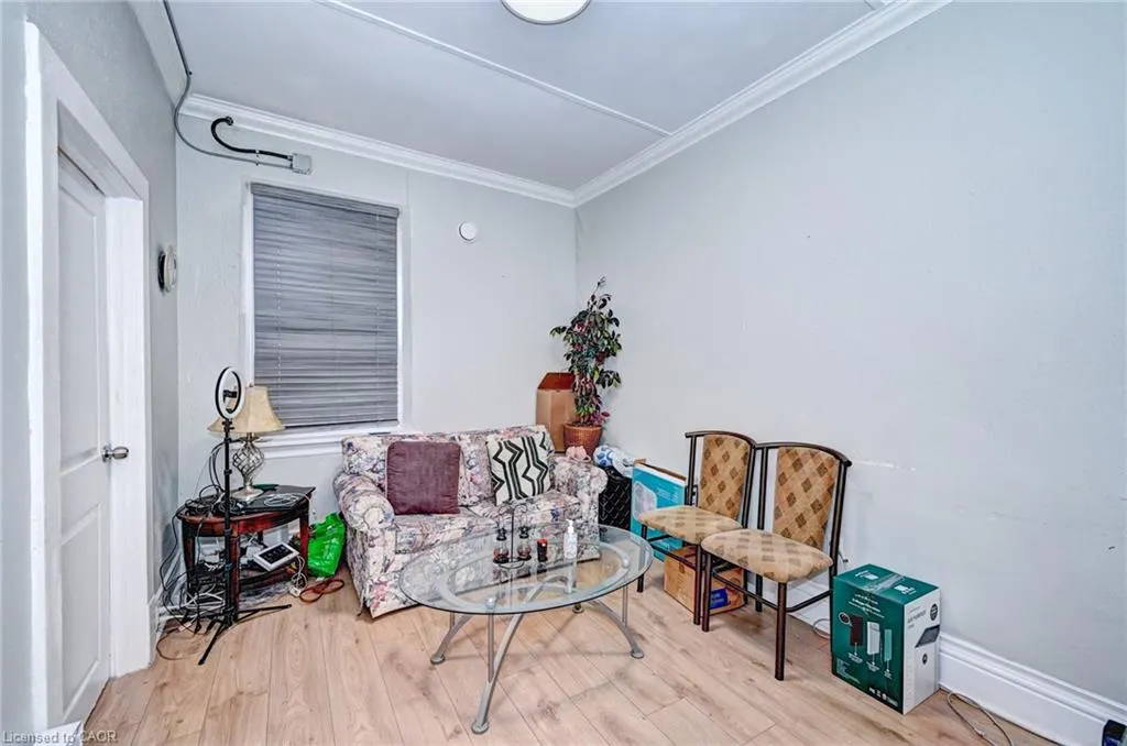 15 Ainslie Street N