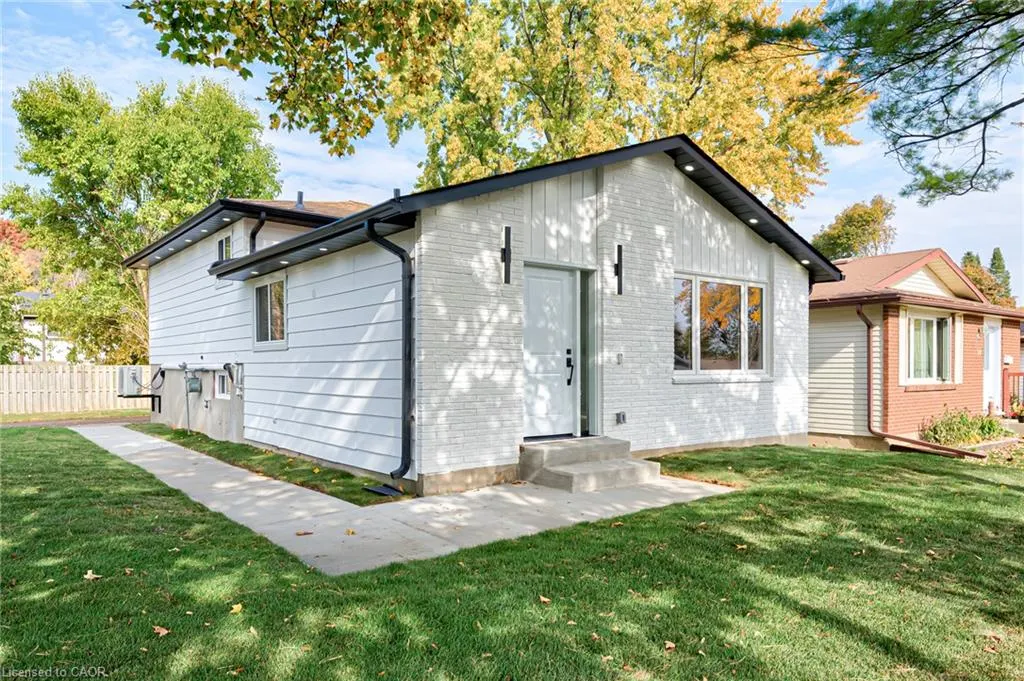 6 Hillside Drive