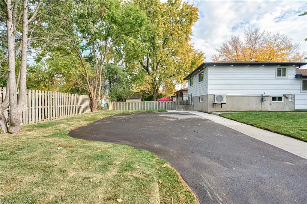 6 Hillside Drive