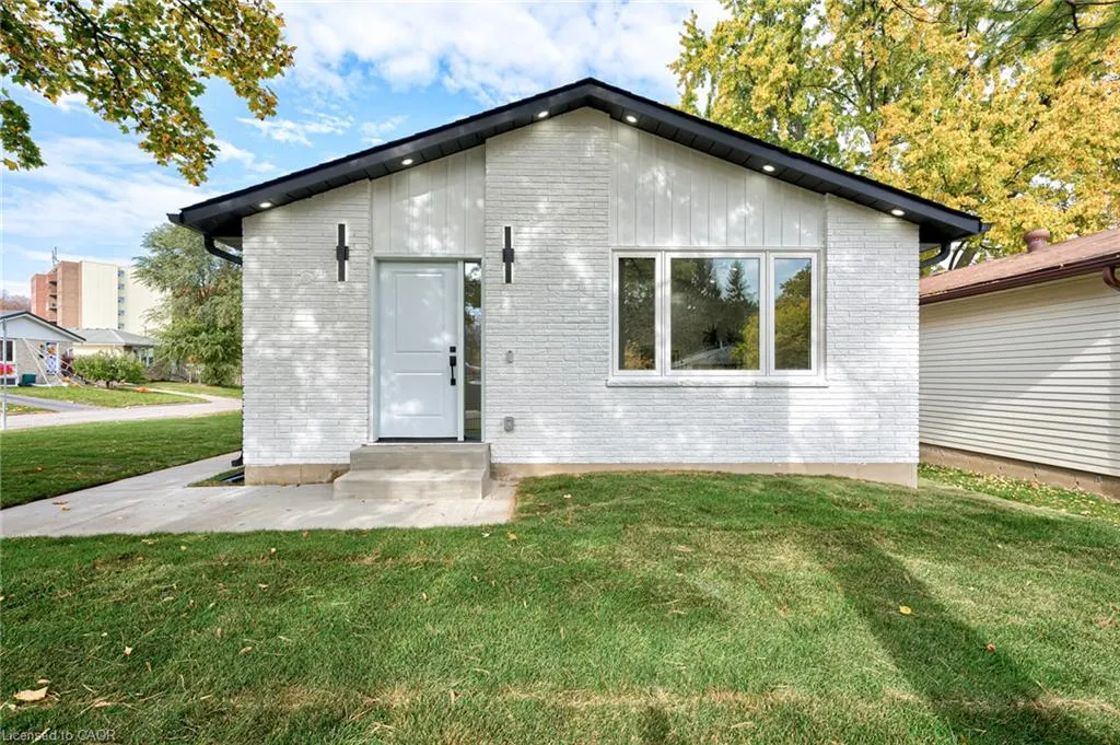 6 Hillside Drive
