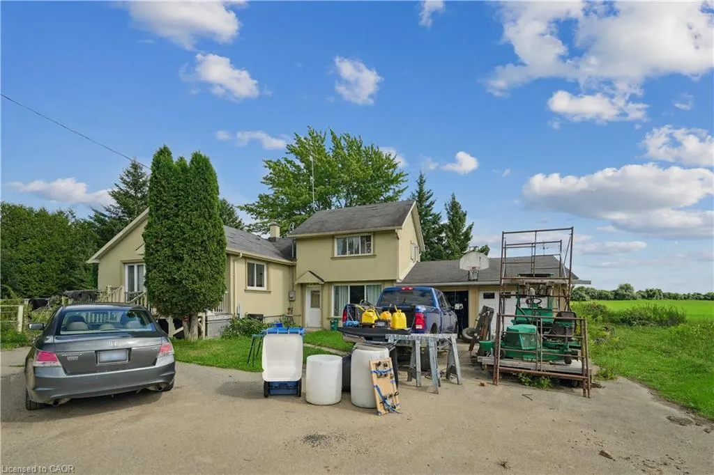 8033 Sideroad 10