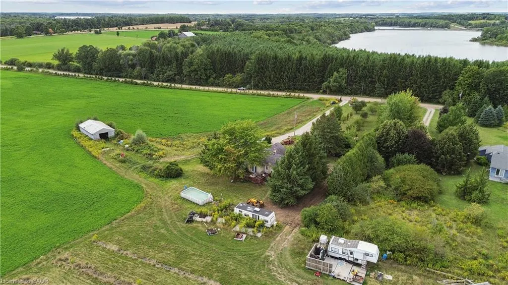 8033 Sideroad 10