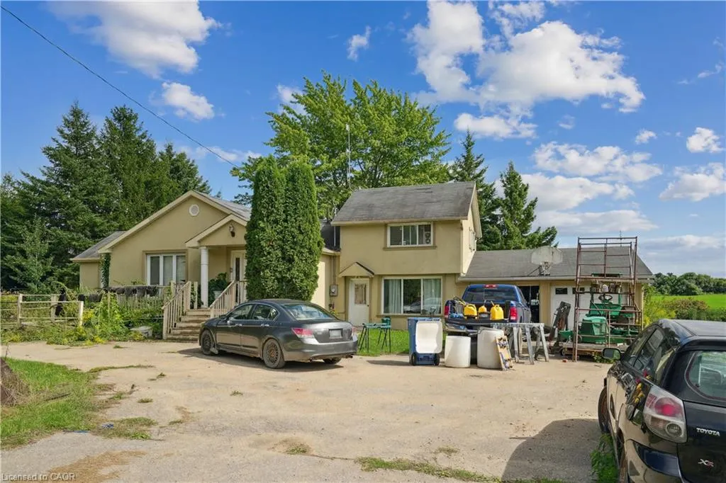 8033 Sideroad 10