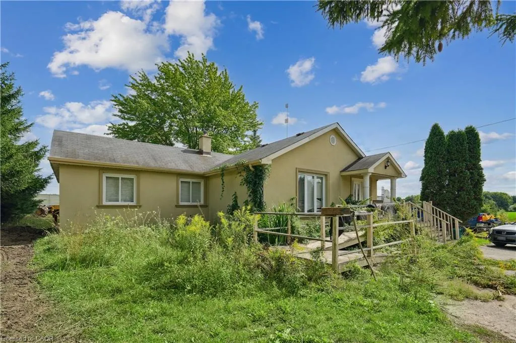 8033 Sideroad 10