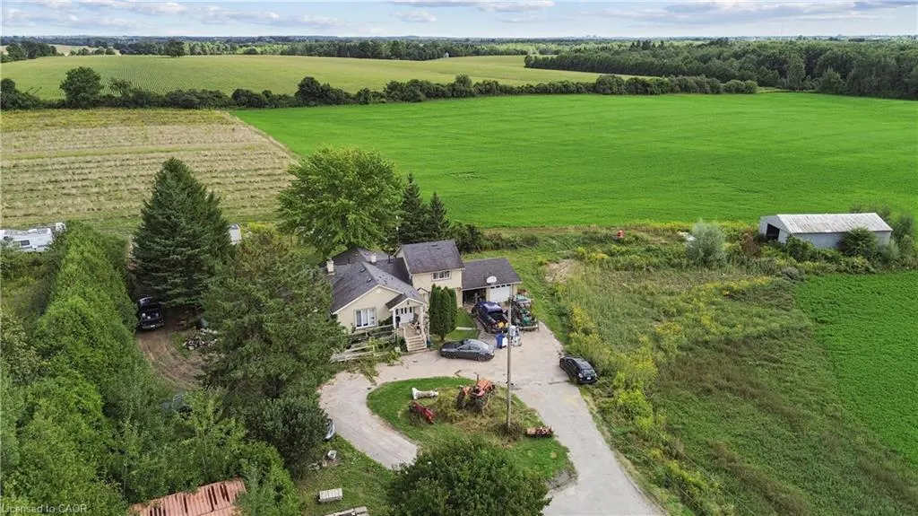 8033 Sideroad 10