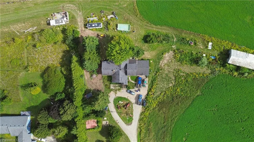 8033 Sideroad 10