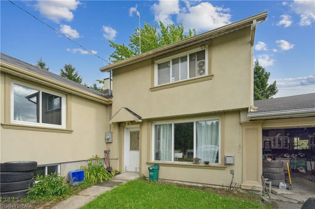 8033 Sideroad 10