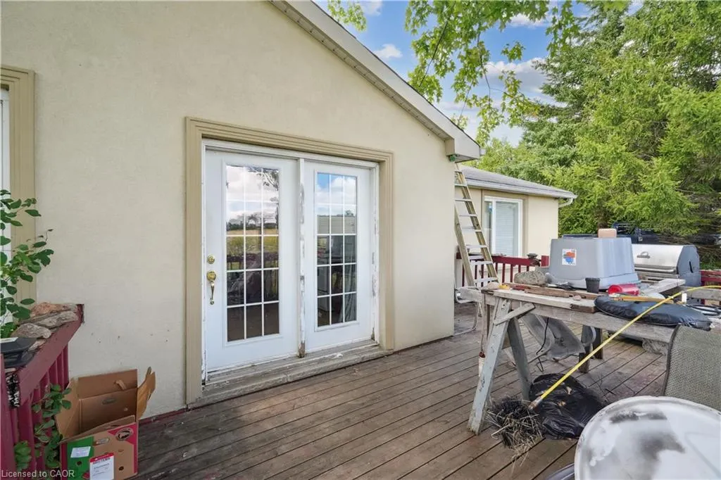 8033 Sideroad 10