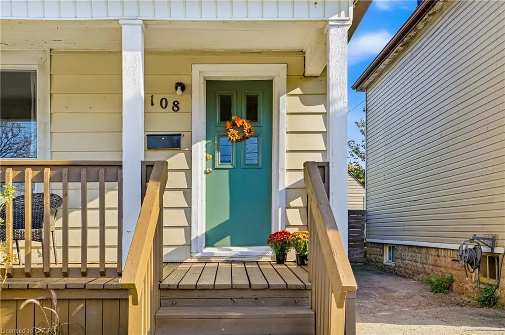 108 Robins Avenue