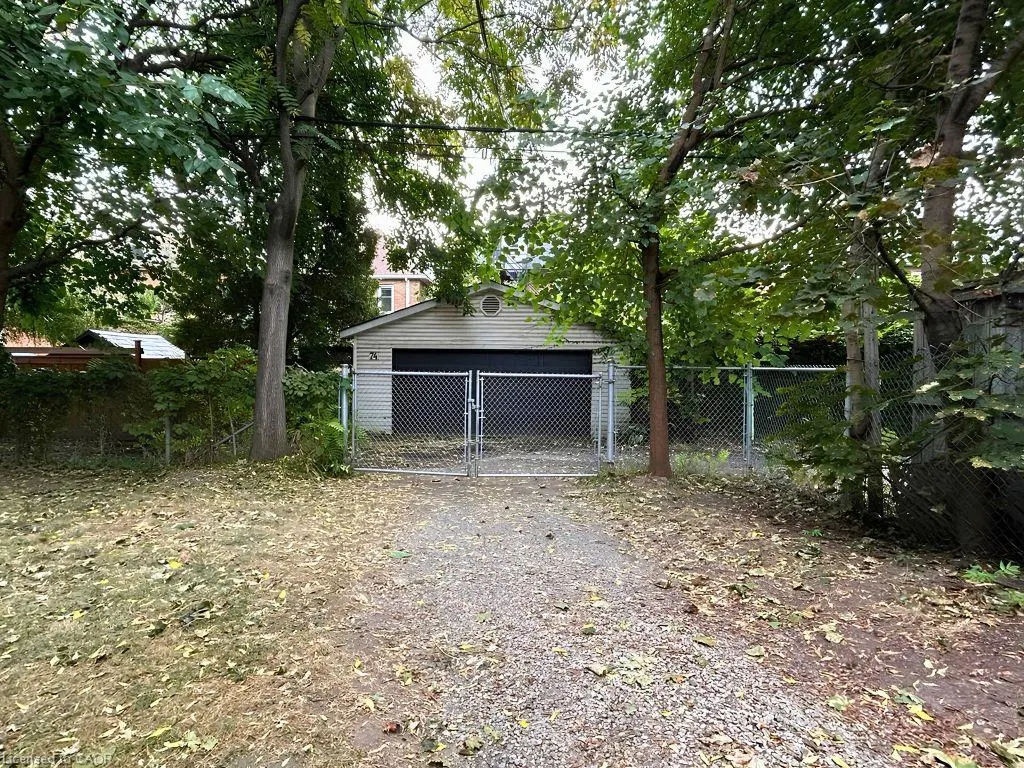69 Sherman Avenue S #4