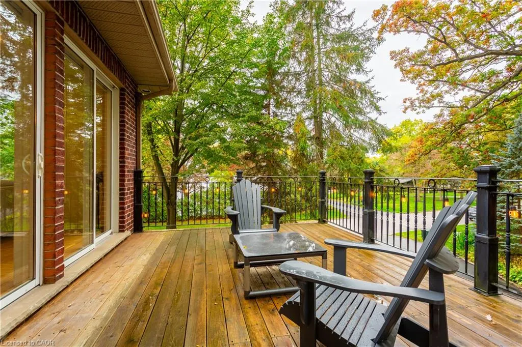139 Oaklands Park Court