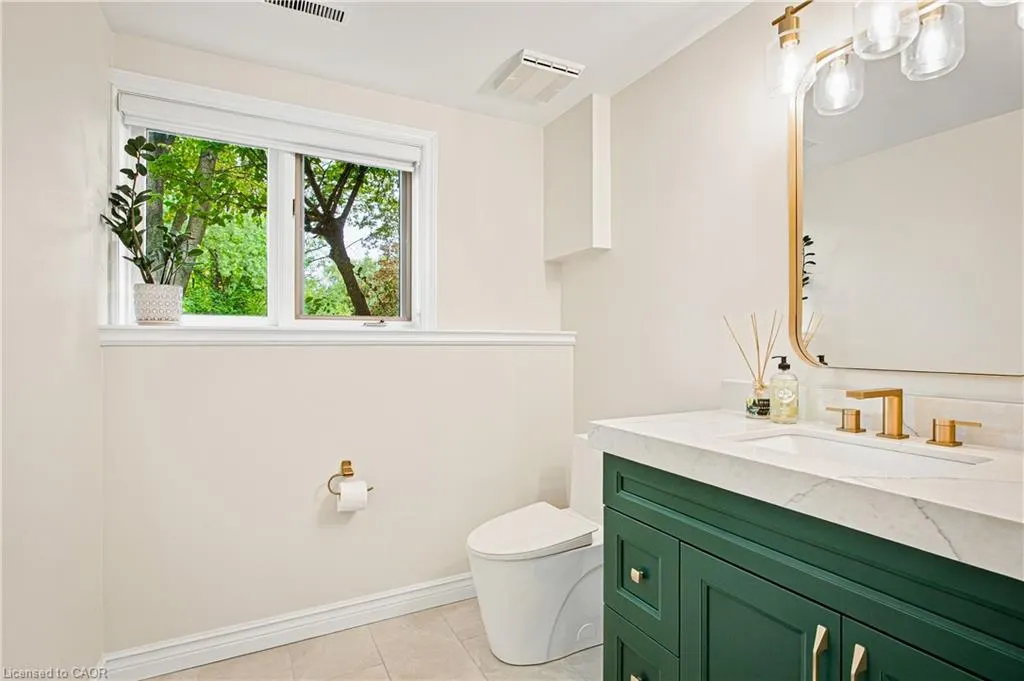 139 Oaklands Park Court