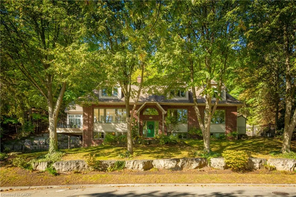 139 Oaklands Park Court