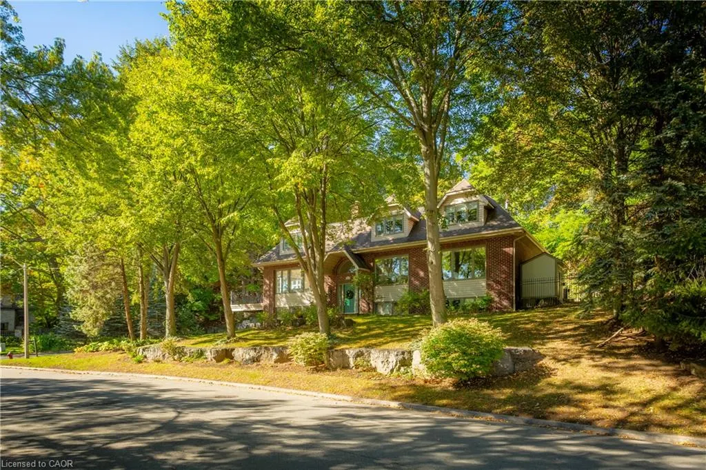 139 Oaklands Park Court