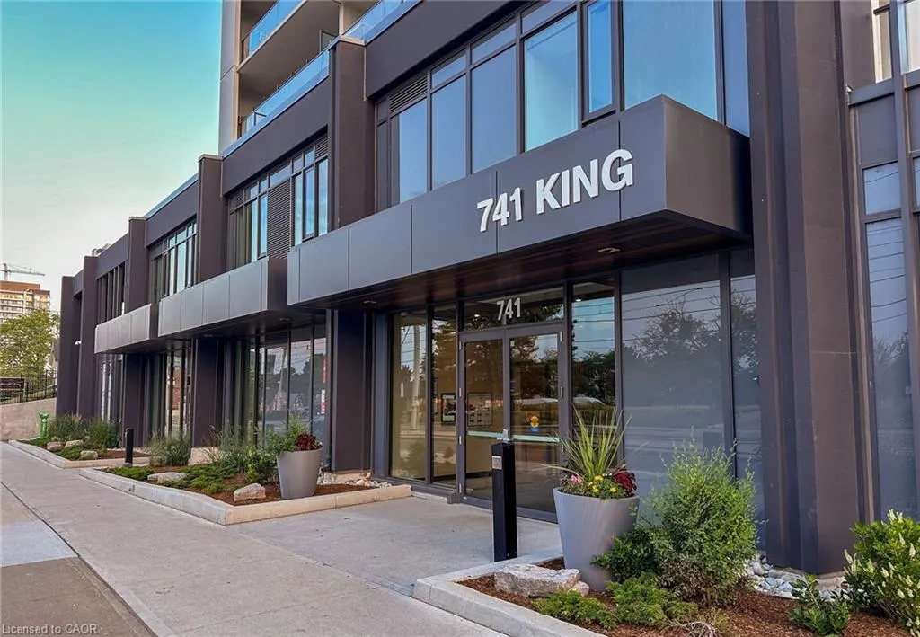 741 King Street W #812