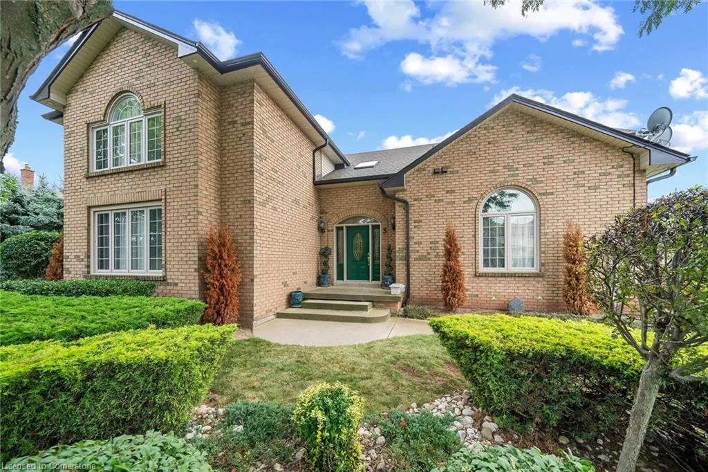 3 Shoreline Crescent