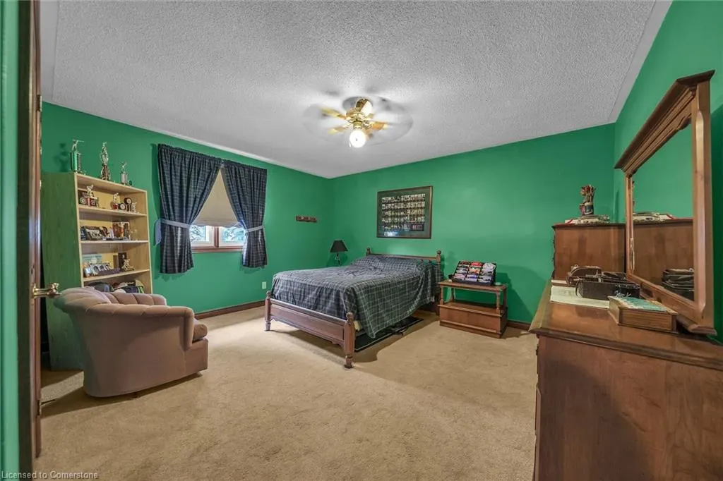 3 Shoreline Crescent