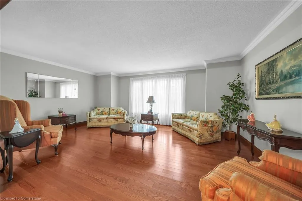 3 Shoreline Crescent