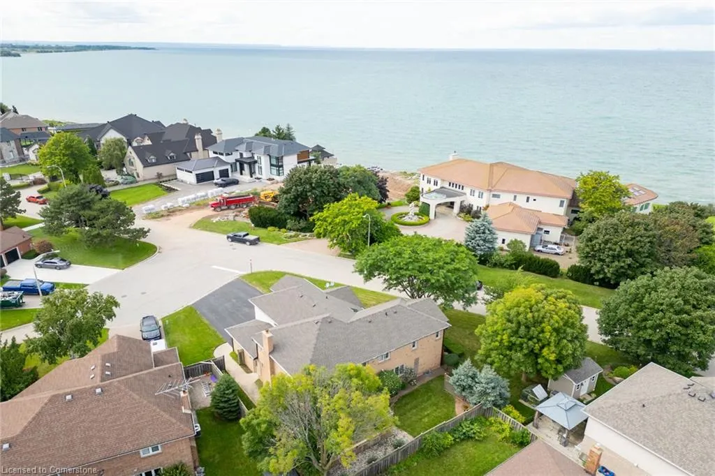 3 Shoreline Crescent