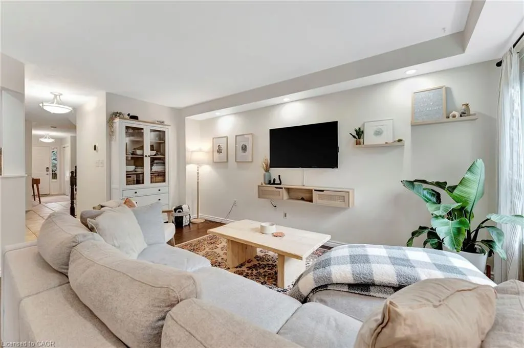 348 Highland Road W, #20