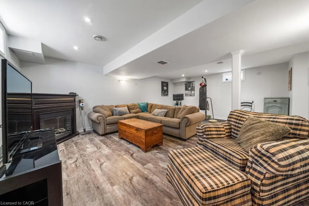 12 Valridge Court