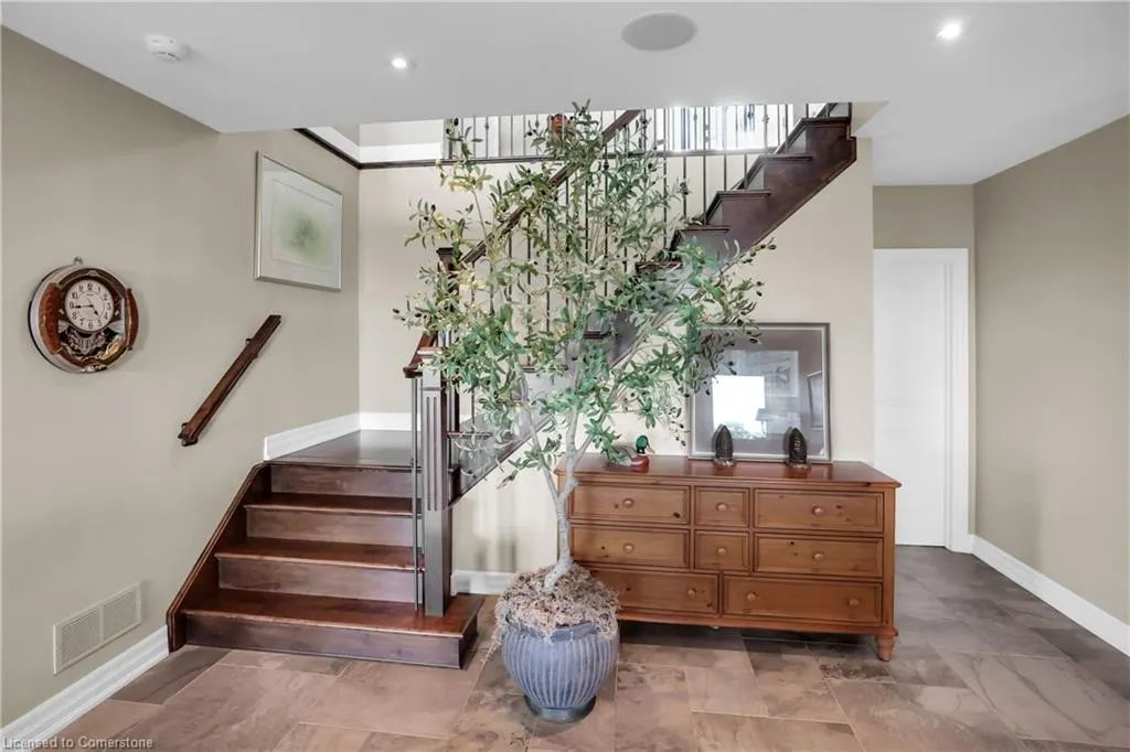 61 Lake Street, #4