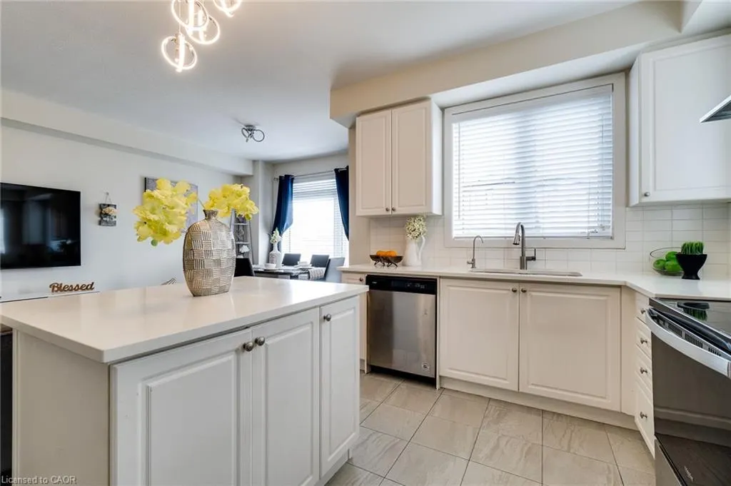 590 North Service Road, #98