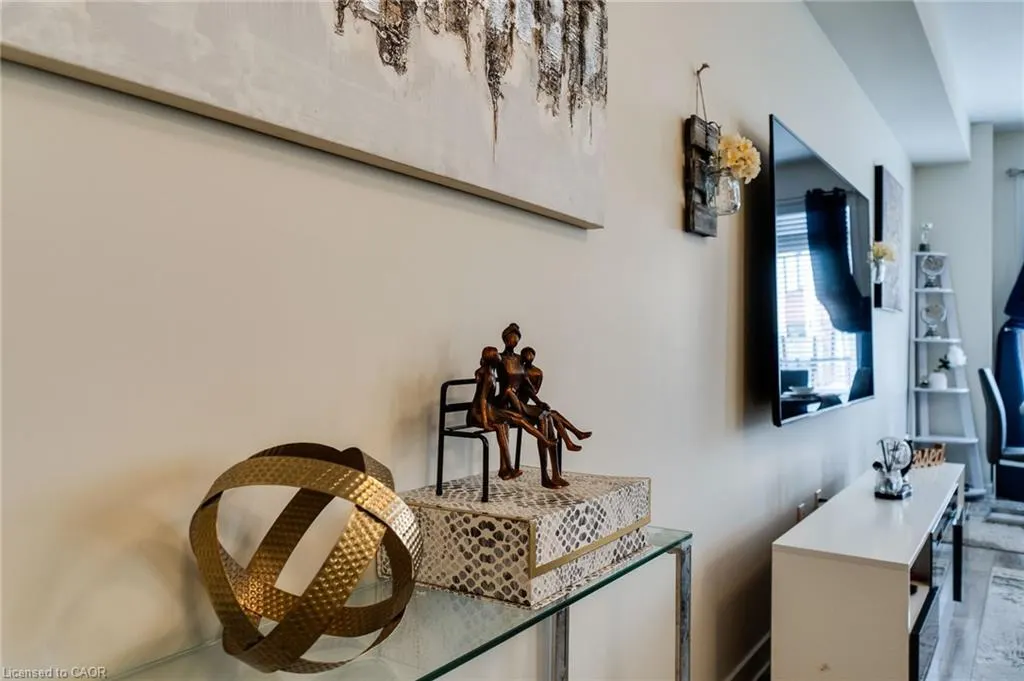 590 North Service Road, #98