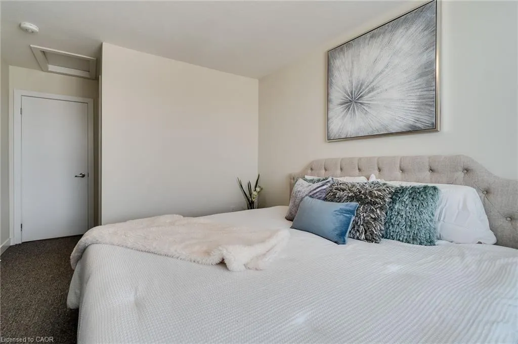 590 North Service Road, #98
