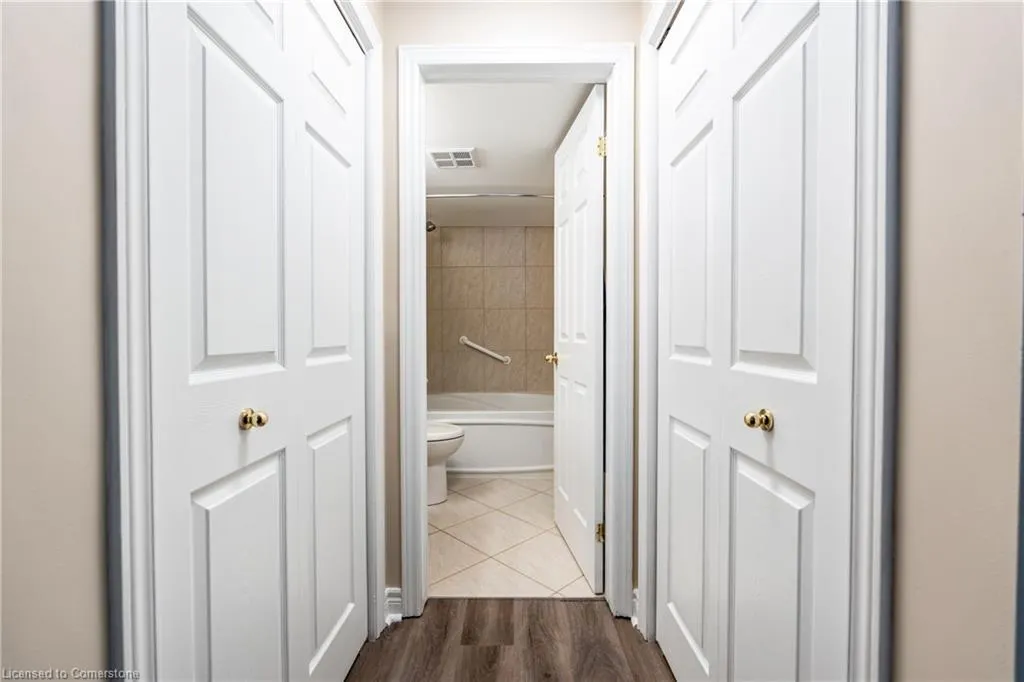 990 Golf Links Road, #106