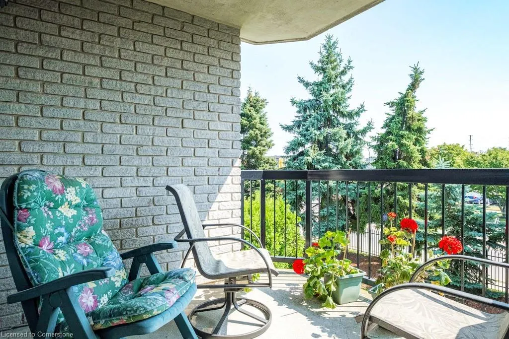 990 Golf Links Road, #208