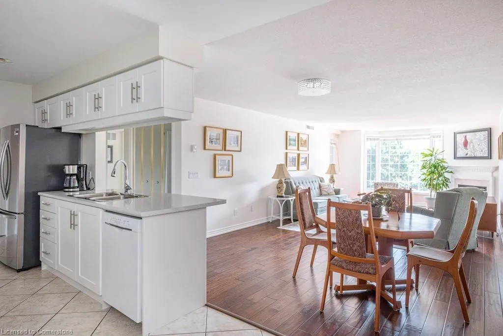 990 Golf Links Road, #208