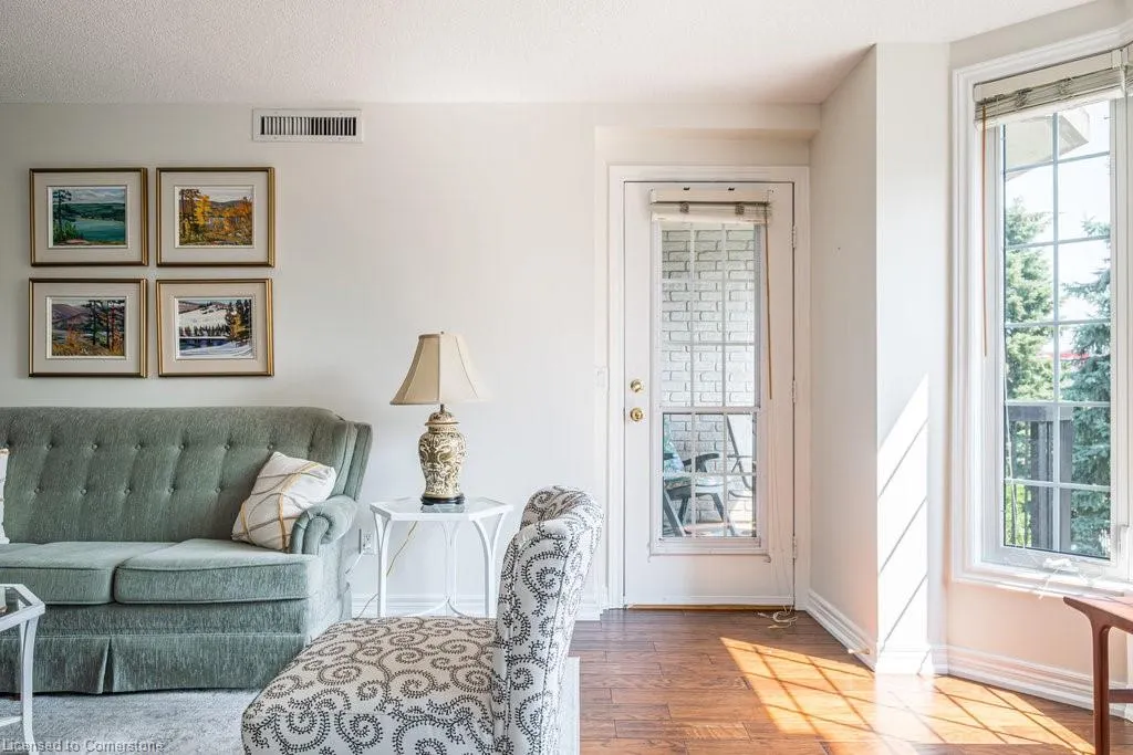 990 Golf Links Road, #208