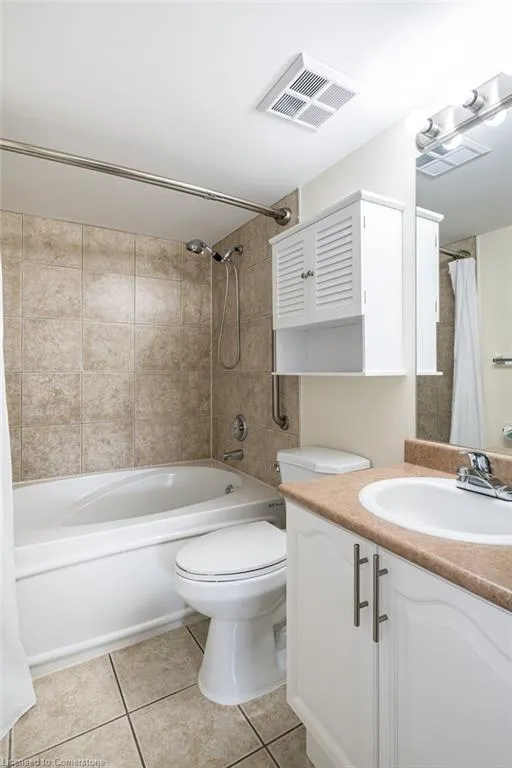 990 Golf Links Road, #208