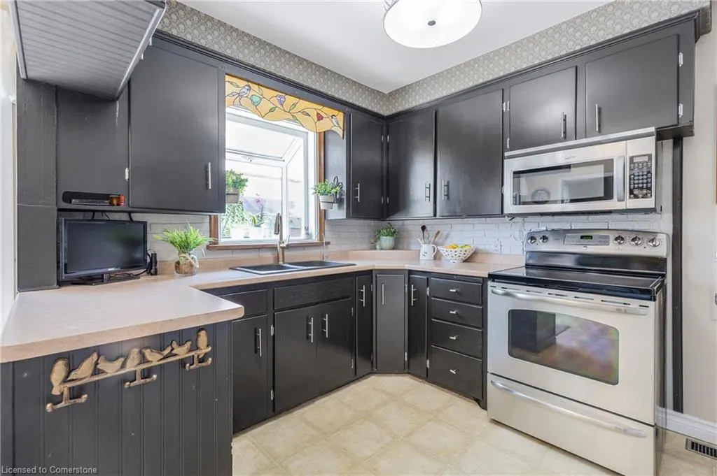 32 Whittaker Avenue