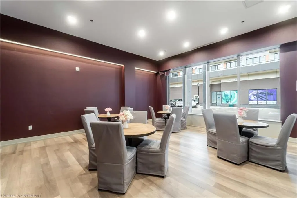 550 North Service Road, #1001