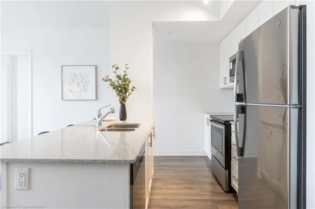 550 North Service Road, #1001