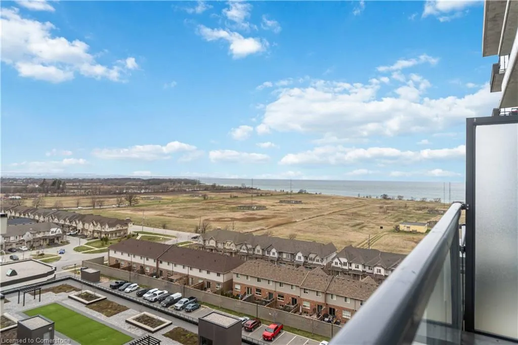 550 North Service Road, #1001
