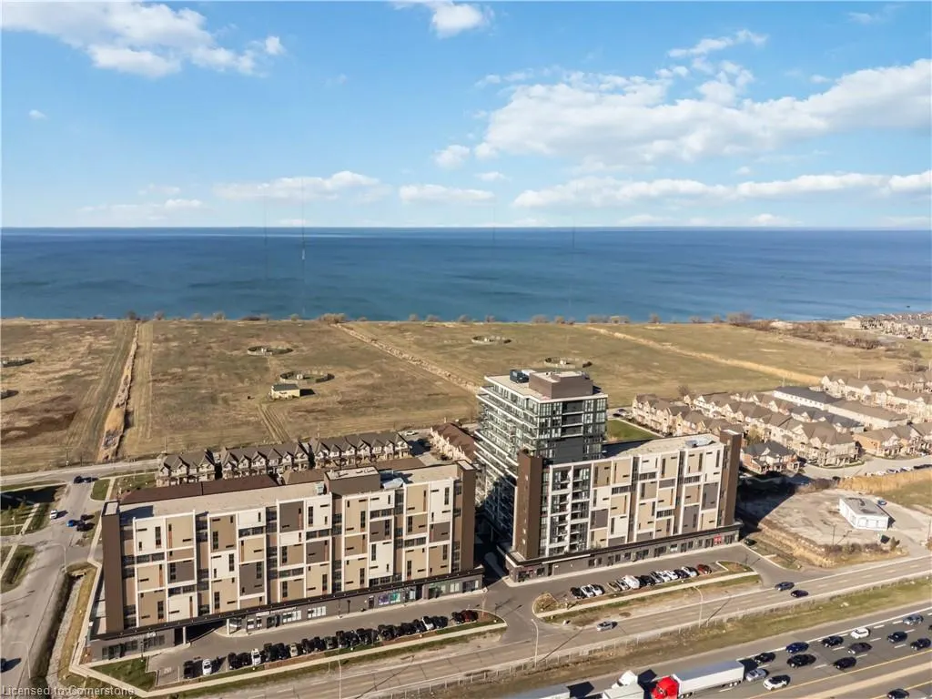 550 North Service Road, #1001