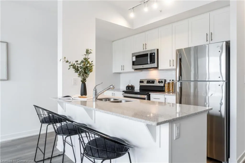550 North Service Road, #1001