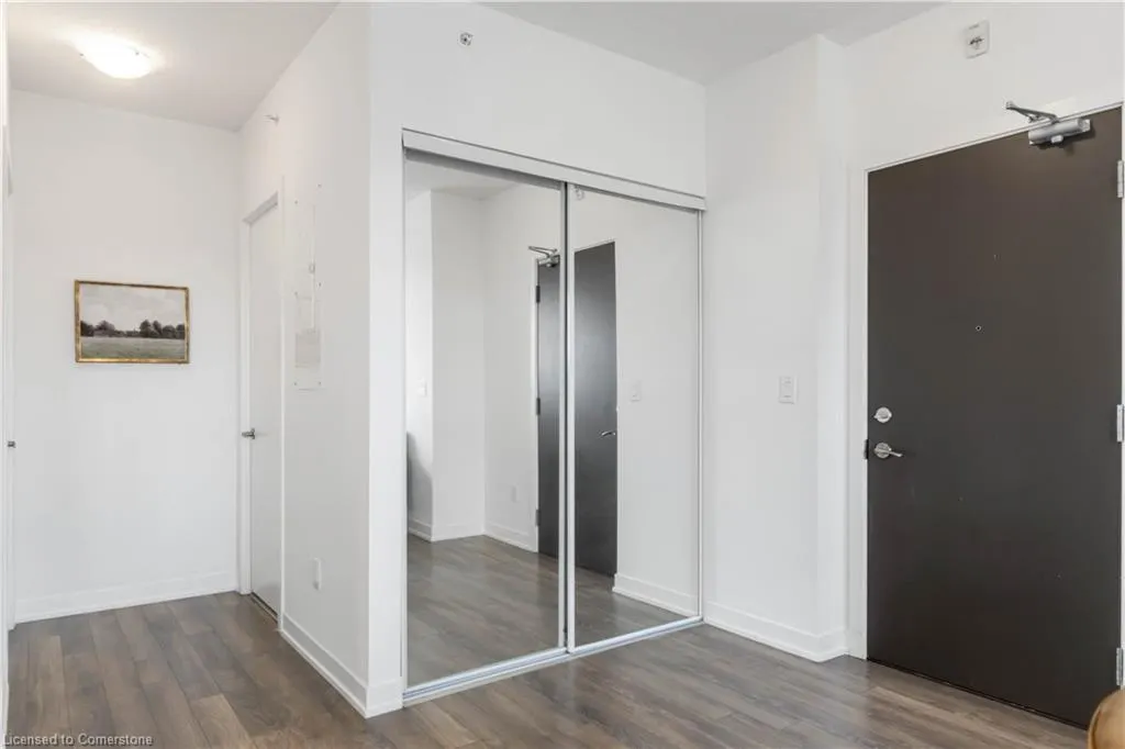 550 North Service Road, #1001